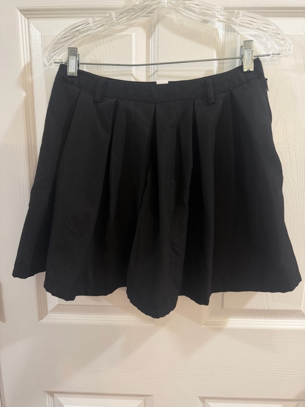 Hot Topic Black Pleated Y2K Circle Skater Mini Skirt
